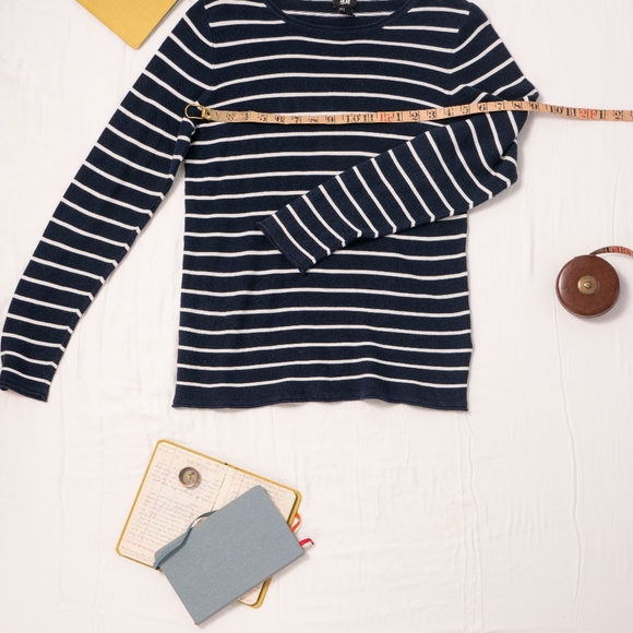 H&M Men's Sweater- Navy and White Stripe - Picture 2 of 5